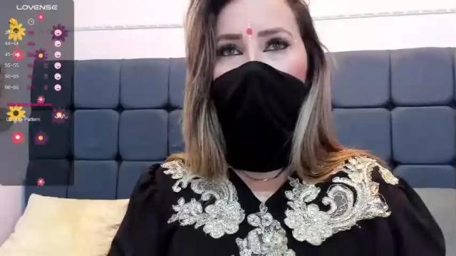 Image 2 of nayaritrisha Stream on Chaturbate on 15 months ago