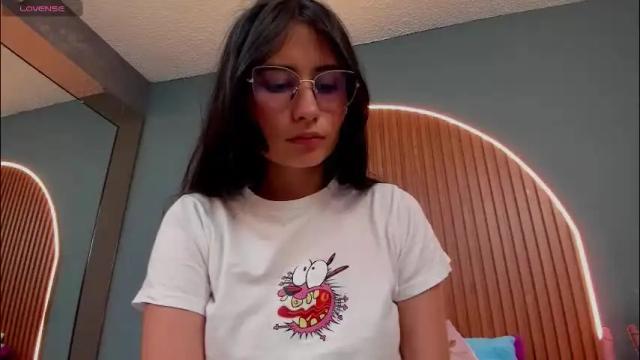 Image 10 of nayecloud Stream on Chaturbate on 2 months ago