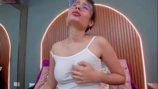 Image 2 of nayecloud Stream on Chaturbate on 2 months ago