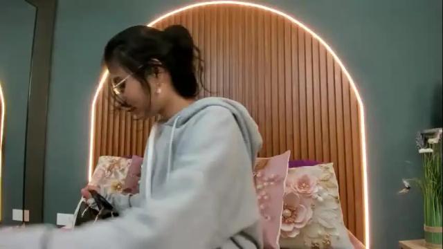 Image 4 of nayecloud Stream on Chaturbate on 2 months ago