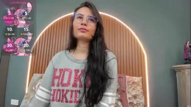 Image 3 of nayecloud Stream on Chaturbate on 1 month ago