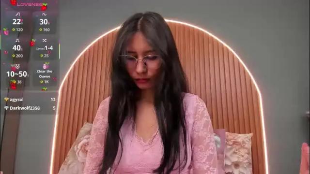 Image 10 of nayecloud Stream on Chaturbate on 11 days ago