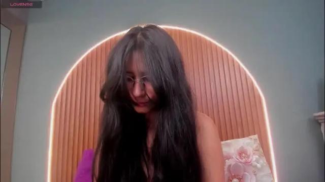 Image 2 of nayecloud Stream on Chaturbate on 8 days ago