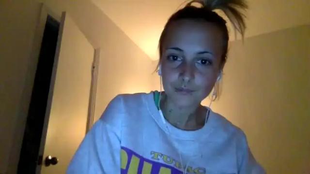 Image 7 of neighborbestie Stream on Chaturbate on 20 months ago