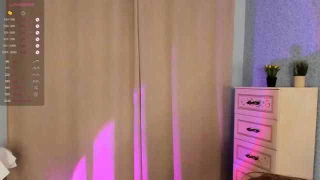 Image 3 of neldaanness Stream on Chaturbate on 13 months ago