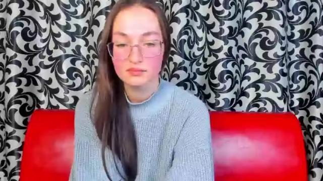 Image 12 of nellie_diamond Stream on Chaturbate on 15 months ago