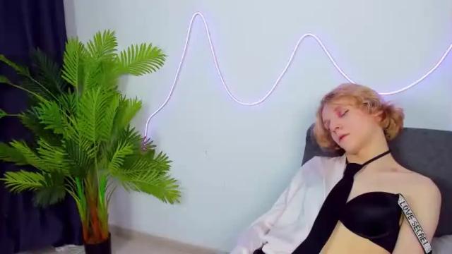 Image 8 of nelly_mur Stream on Chaturbate on 19 months ago
