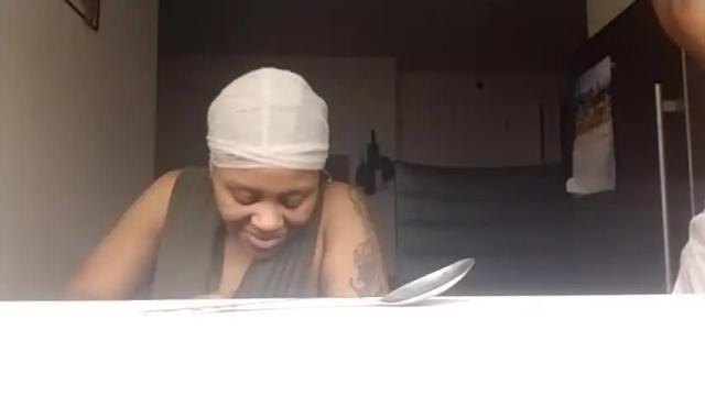 Image 8 of nellybootybash Stream on Chaturbate on 16 months ago