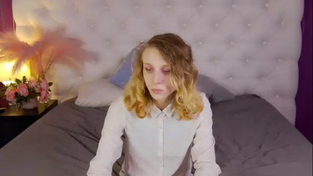 Image 2 of nellystarrr Stream on Chaturbate on 6 months ago