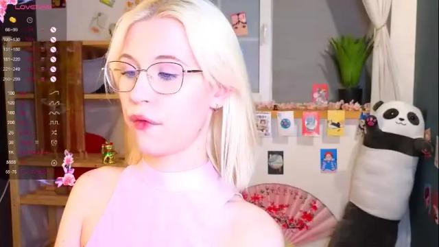 Image 4 of neon_lexi Stream on Chaturbate on 1 month ago
