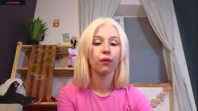 Image 3 of neon_lexi Stream on Chaturbate on 1 month ago