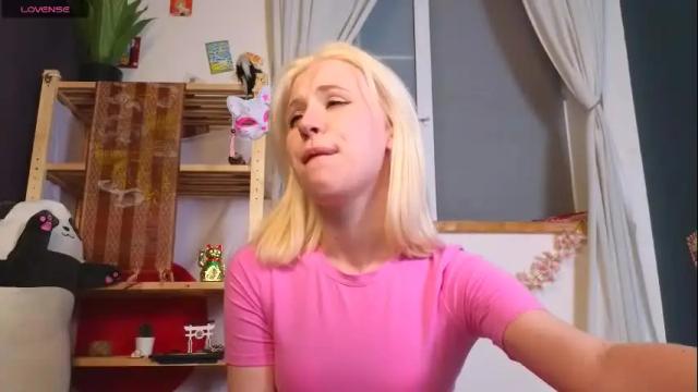 Image 7 of neon_lexi Stream on Chaturbate on 1 month ago