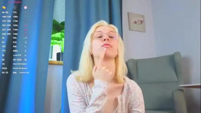 Image 2 of neon_lexi Stream on Chaturbate on 13 days ago