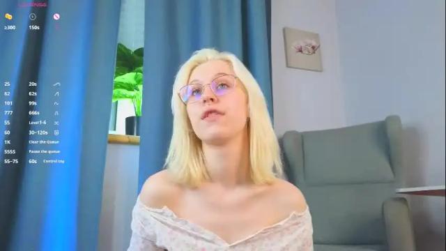 Image 3 of neon_lexi Stream on Chaturbate on 13 days ago