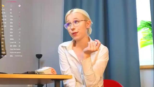 Image 6 of neon_lexi Stream on Chaturbate on 12 days ago