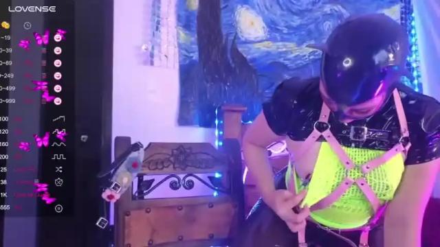 Image 10 of neonaesthetrix Stream on Chaturbate on 14 months ago
