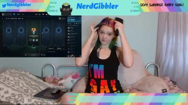 Image 6 of nerdgibbler Stream on Chaturbate on 17 months ago