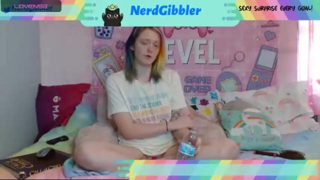 Image 8 of nerdgibbler Stream on Chaturbate on 16 months ago