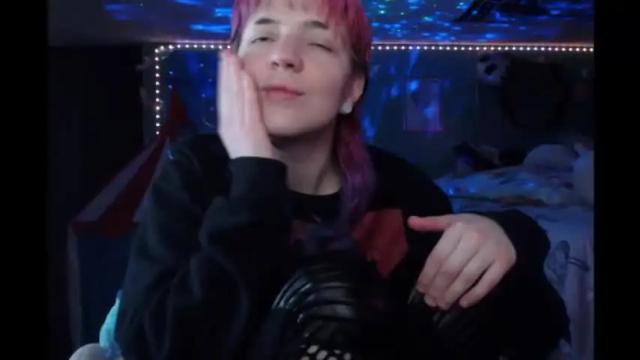 Image 11 of nerdy_squirty Stream on Chaturbate on 15 months ago