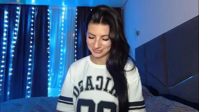 Image 8 of nessystar Stream on Chaturbate on 1 month ago