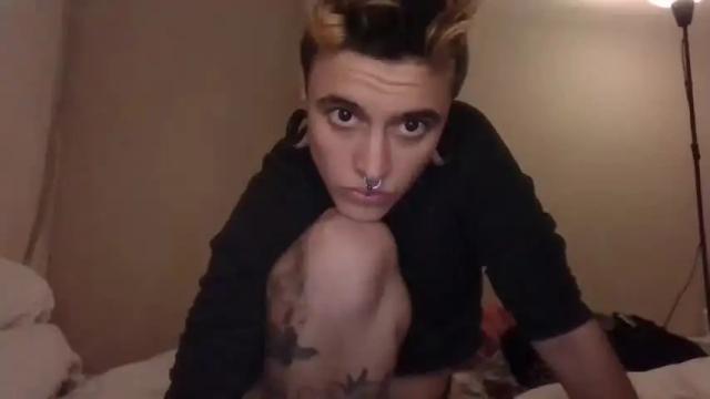 Image 7 of neur0dds Stream on Chaturbate on 17 months ago