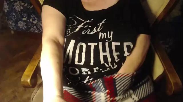 Image 2 of new_milf Stream on Chaturbate on 29 days ago