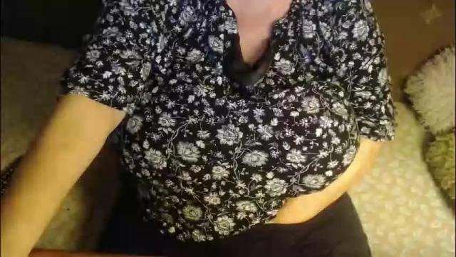 Image 2 of new_milf Stream on Chaturbate on 12 days ago