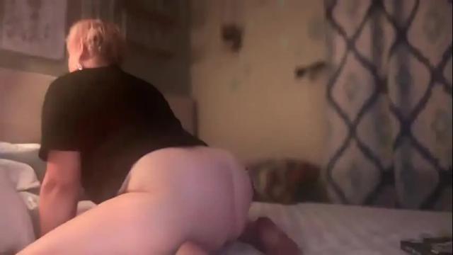 Image 2 of newkitttyplayground Stream on Chaturbate on 4 days ago