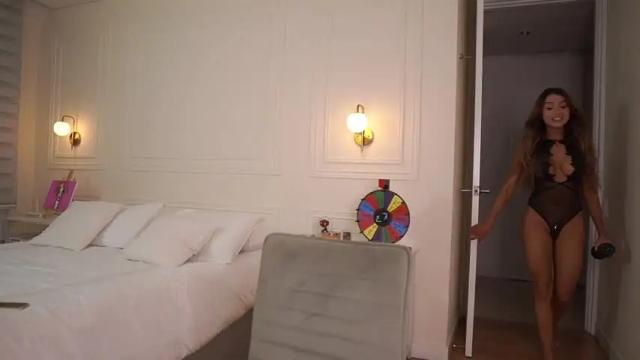 Image 4 of newmollybrooke Stream on Chaturbate on 1 month ago