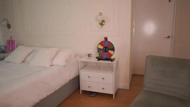 Image 4 of newmollybrooke Stream on Chaturbate on 14 days ago