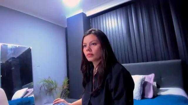 Image 2 of nezuko_2414 Stream on Chaturbate on 15 months ago