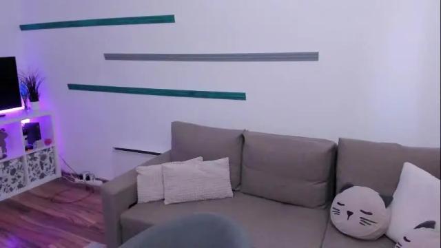 Image 10 of nia_blondie Stream on Chaturbate on 1 month ago