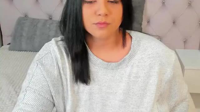 Image 3 of niabellano Stream on Chaturbate on 18 months ago