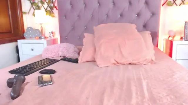 Image 3 of niabussethxxx Stream on Chaturbate on 16 months ago