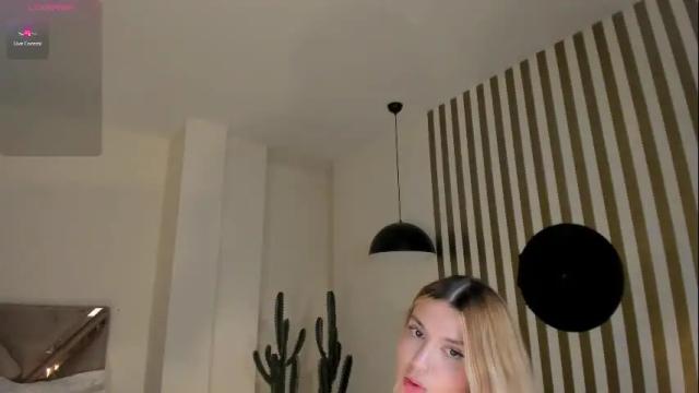 Image 2 of niaholland Stream on Chaturbate on 2 days ago