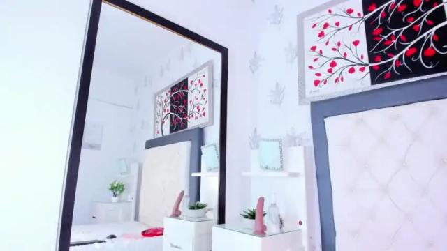 Image 11 of niaminaj Stream on Chaturbate on 14 months ago