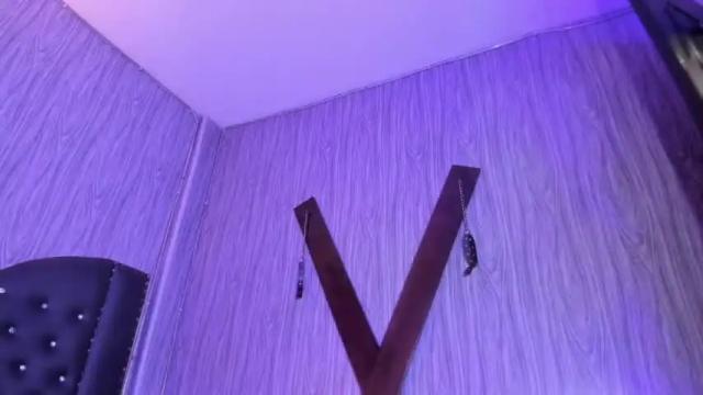 Image 8 of niaminaj Stream on Chaturbate on 14 months ago