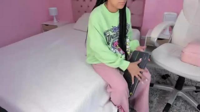 Image 2 of niaolimpo Stream on Chaturbate on 21 months ago