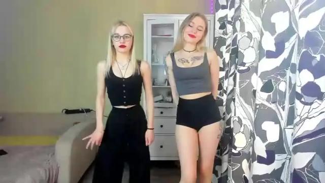 Image 2 of niceonepixie_ Stream on Chaturbate on 22 months ago