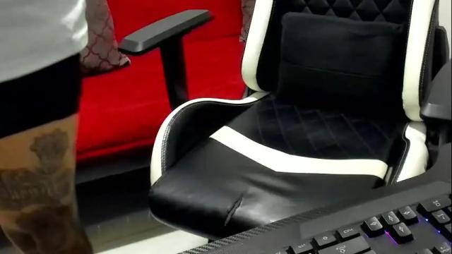 Image 4 of nicepussyandcock Stream on Chaturbate on 3 months ago