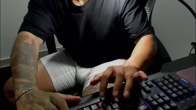 Image 10 of nicepussyandcock Stream on Chaturbate on 3 days ago