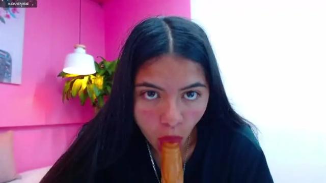 Image 8 of nickii_collins Stream on Chaturbate on 18 months ago
