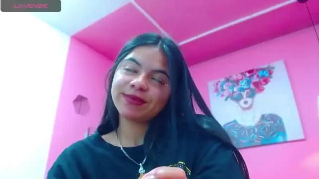 Image 12 of nickii_collins Stream on Chaturbate on 17 months ago