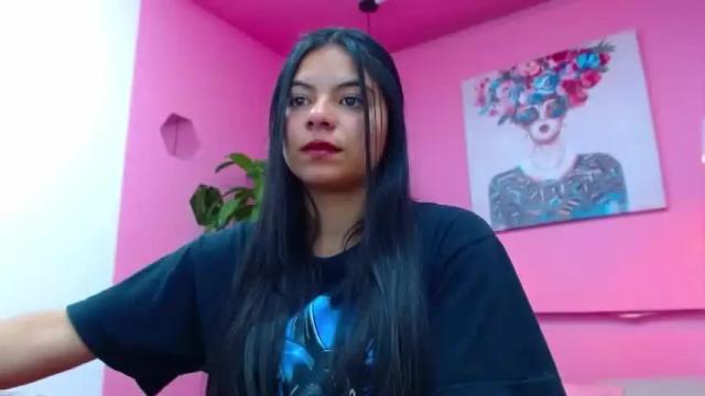 Image 2 of nickii_collins Stream on Chaturbate on 26 months ago