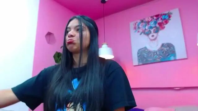 Image 4 of nickii_collins Stream on Chaturbate on 26 months ago