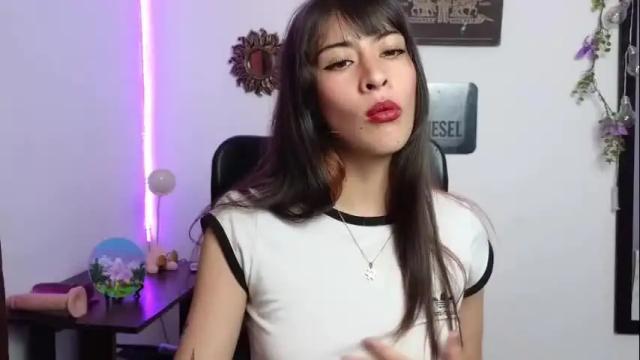 Image 2 of nicky_ellis_ Stream on Chaturbate on 16 months ago