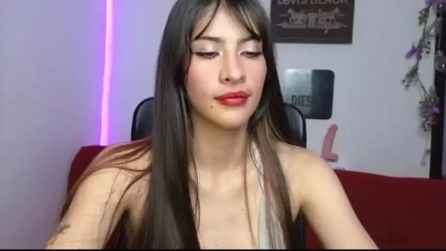 Image 4 of nicky_ellis_ Stream on Chaturbate on 15 months ago