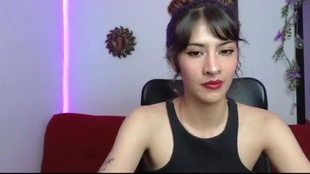 Image 4 of nicky_ellis_ Stream on Chaturbate on 15 months ago