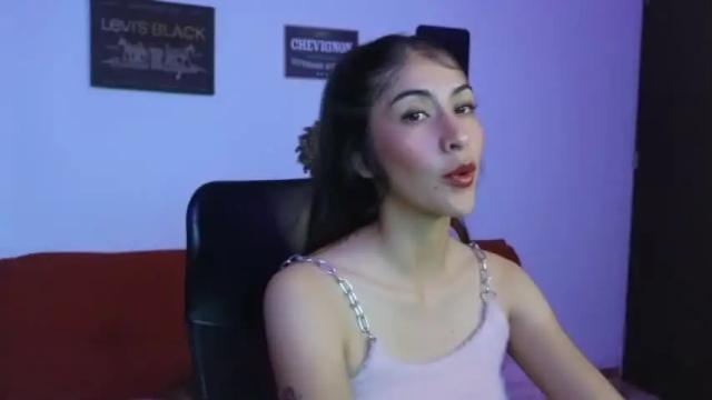 Image 2 of nicky_ellis_ Stream on Chaturbate on 12 months ago