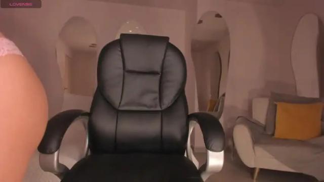 Image 3 of nickywaynex Stream on Chaturbate on 14 months ago